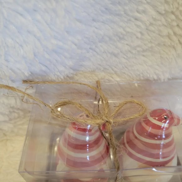 Ceramic Gnome Valentine Salt and Pepper Shaker Set New - Picture 4 of 5